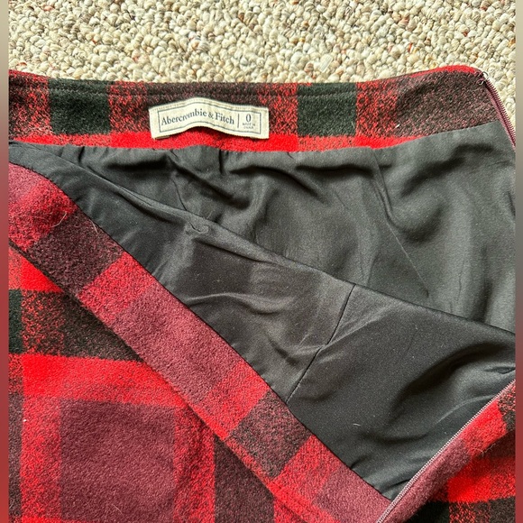 Abercrombie & Fitch Red Plaid Mini Skirt - Picture 2 of 6